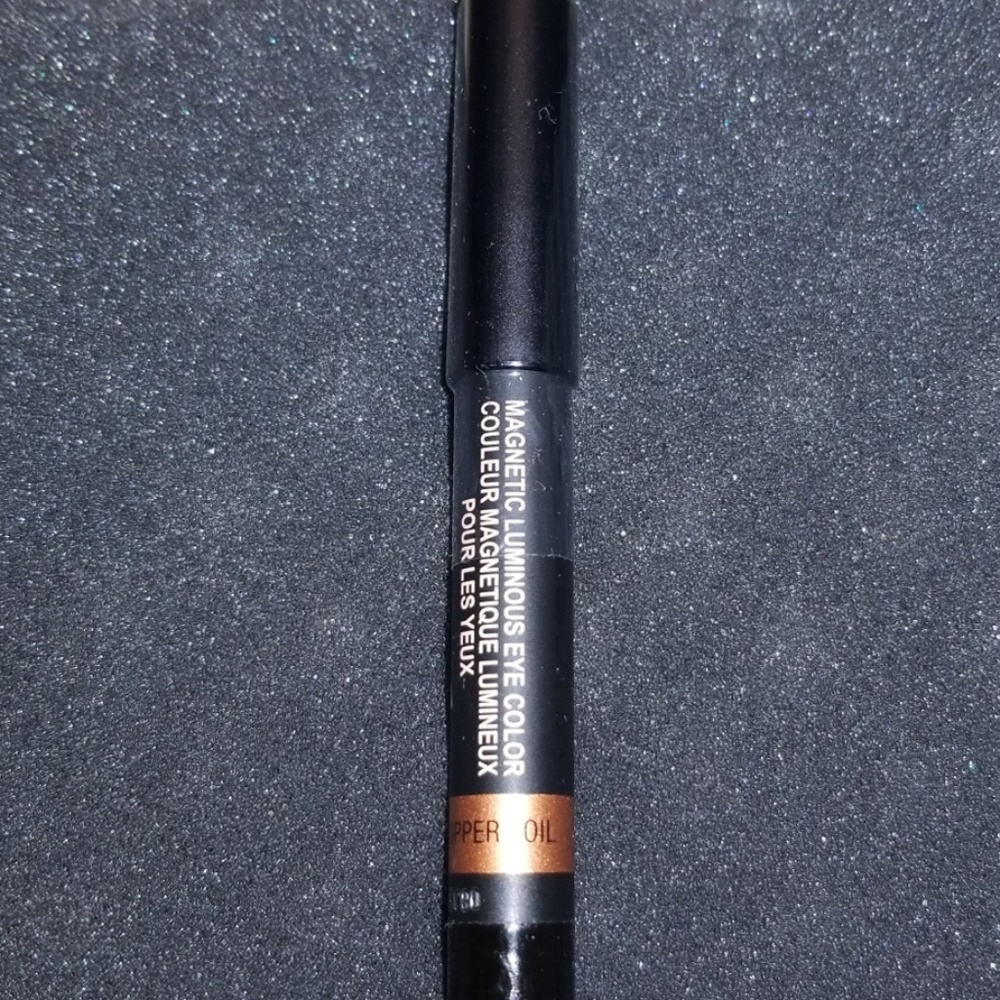 Luminous eye color.